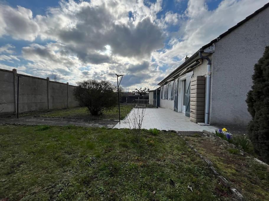 Maisonnette - Jardin Exterieur Champagne-sur-Seine ภายนอก รูปภาพ
